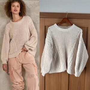 POL Oversized Cable Chunky Knit Chenille Sweater in Almond Women’s size Small